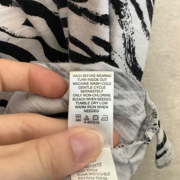 LOGO By Lori Goldstein Zebra Print Blouse Women Size 2X 100% Cotton Black White - Picture 5 of 9